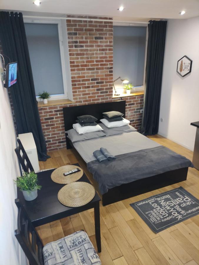 Topolowa Apartments - Self Check In - Next To Main Rail, 10 Min To Main Square Cracovia Exterior foto